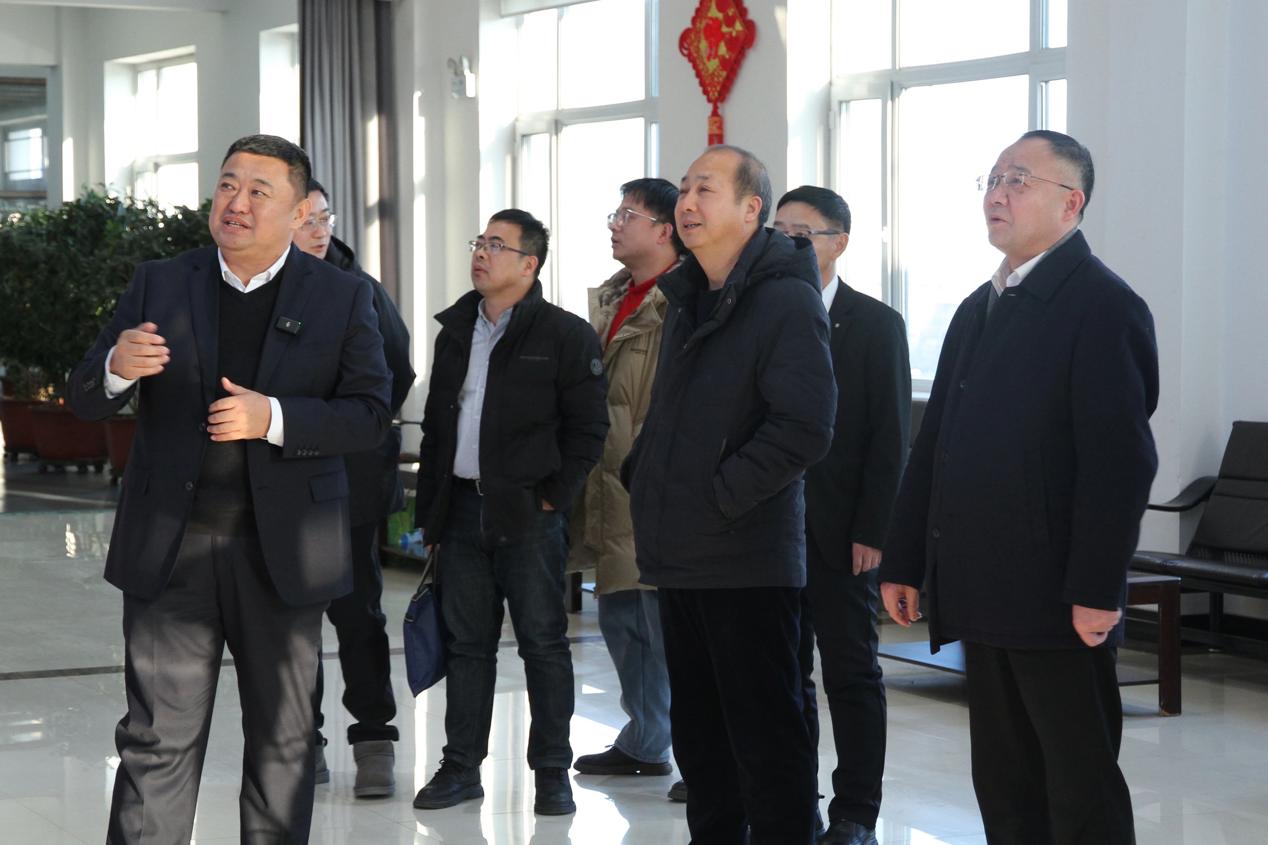 浙江种业集团、尊龙凯时种业集团举行合作洽谈
